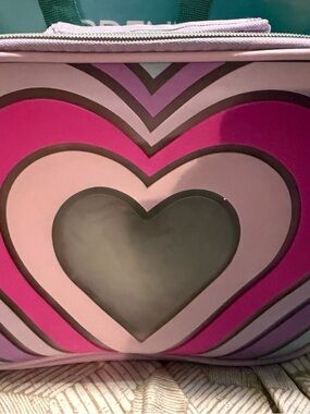 Heart Graphic Lunch Tote in Pink and Purple